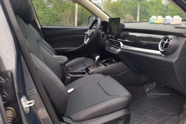 Used BYD Song 2021 Classic Edition 1.5T Automatic Luxury Model Interior 4