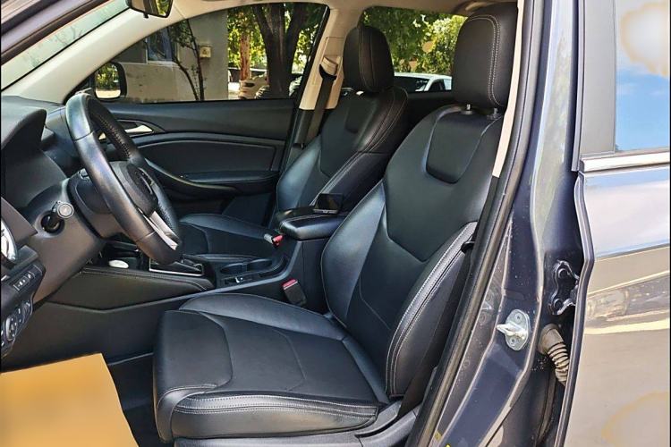 Used BYD Song 2021 Classic Edition 1.5T Automatic Luxury Model Interior 5