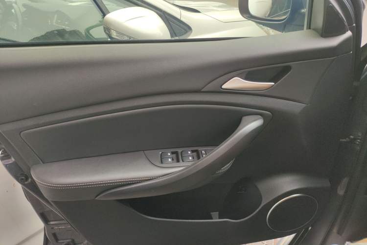 Used BYD Song 2021 Classic Edition 1.5T Automatic Elite Model Interior 5