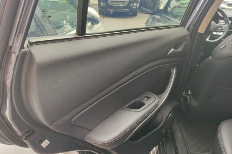 Used BYD Song 2021 Classic Edition 1.5T Automatic Elite Model Interior 6