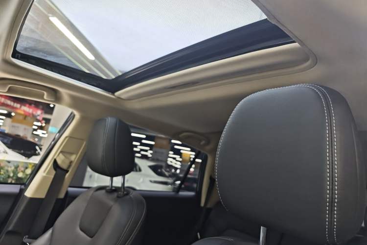 Used BYD Song 2021 Classic Edition 1.5T Automatic Elite Model Interior 8