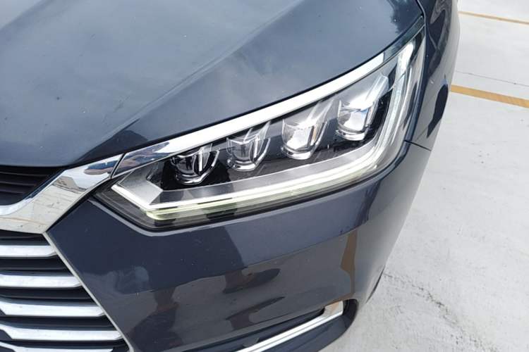Used BYD Song 2021 Classic Edition 1.5T Manual Luxury Model Left Front Headlight