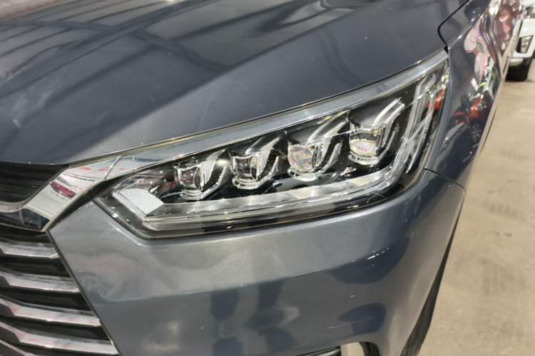 Used BYD Song 2021 Classic Edition 1.5T Automatic Elite Model Left Front Headlight