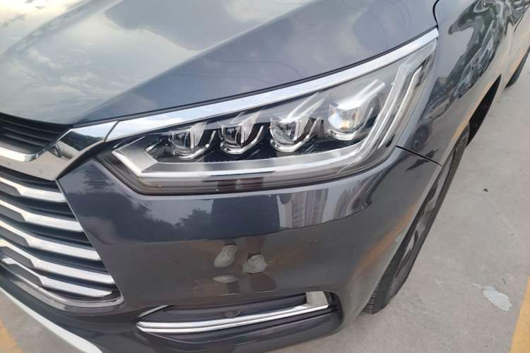 Used BYD Song 2021 Classic Edition 1.5T Automatic Elite Model Left Front Headlight