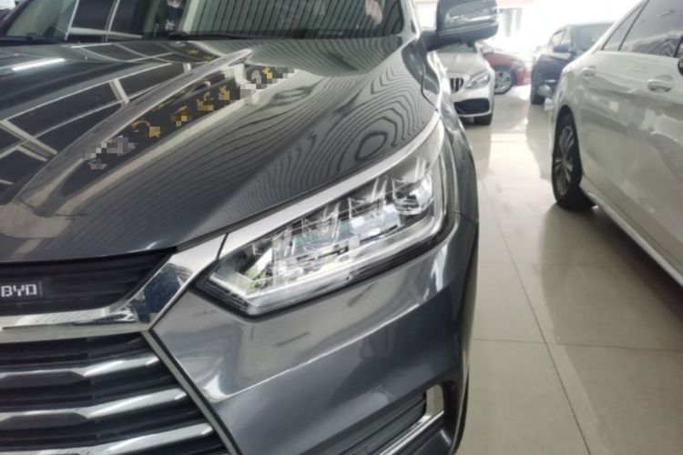 Used BYD Song 2021 Classic Edition 1.5T Automatic Elite Model Left Front Headlight