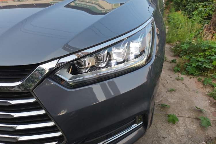 Used BYD Song 2021 Classic Edition 1.5T Automatic Elite Model Left Front Headlight