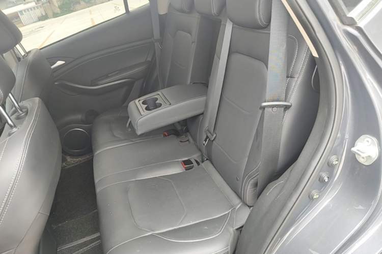 Used BYD Song 2021 Classic Edition 1.5T Manual Luxury Model Left Rear Seat