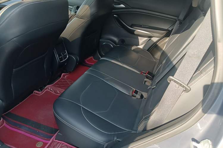 Used BYD Song 2021 Classic Edition 1.5T Manual Luxury Model Left Rear Seat