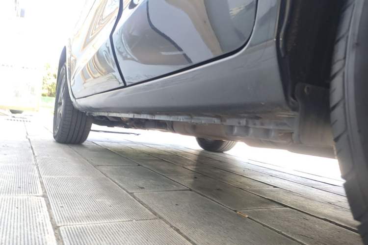 Used BYD Song 2021 Classic Edition 1.5T Automatic Elite Model Left Side Sill