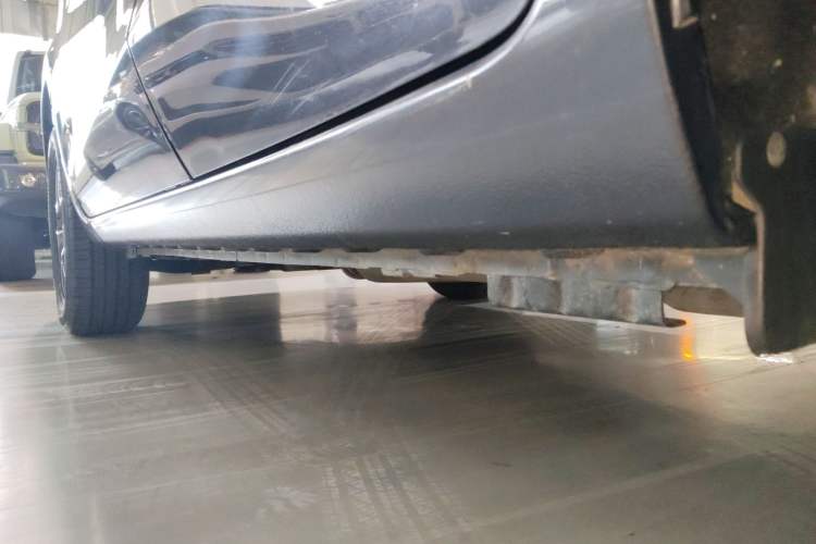 Used BYD Song 2021 Classic Edition 1.5T Automatic Elite Model Left Side Sill