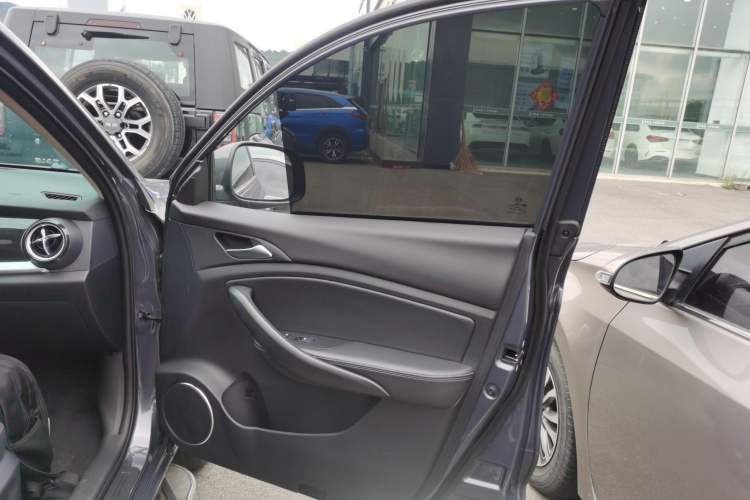 Used BYD Song 2021 Classic Edition 1.5T Automatic Elite Model Right Front Door Interior