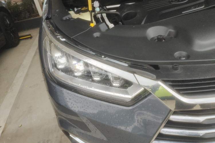 Used BYD Song 2021 Classic Edition 1.5T Automatic Elite Model Right Front Headlight