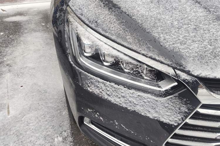 Used BYD Song 2021 Classic Edition 1.5T Automatic Elite Model Right Front Headlight