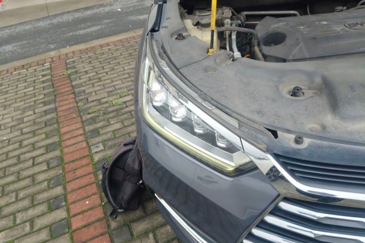 Used BYD Song 2021 Classic Edition 1.5T Automatic Elite Model Right Front Headlight