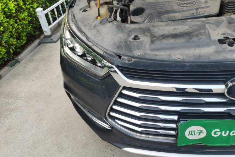 Used BYD Song 2021 Classic Edition 1.5T Automatic Elite Model Right Front Headlight
