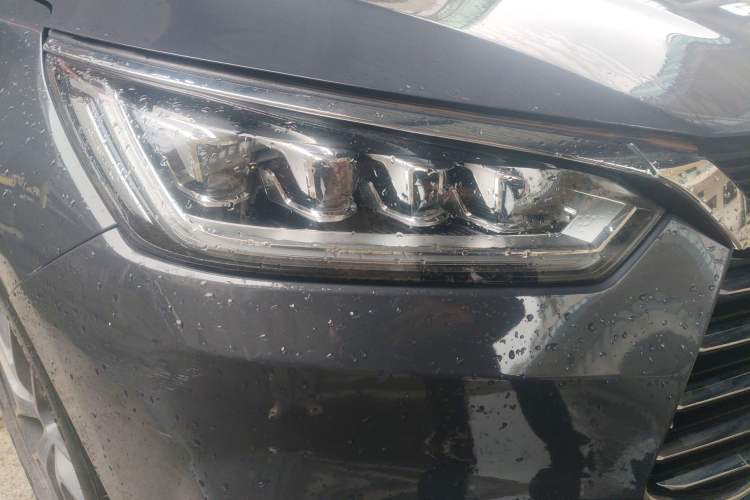 Used BYD Song 2021 Classic Edition 1.5T Automatic Elite Model Right Front Headlight