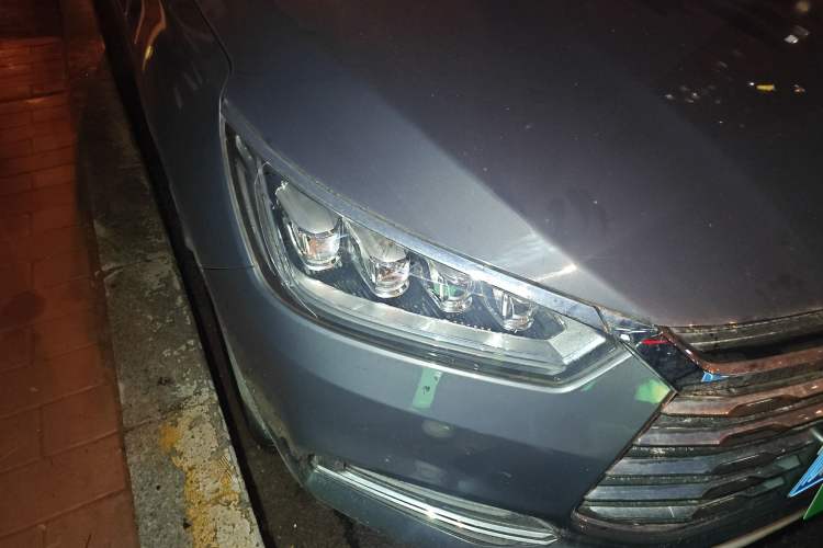 Used BYD Song 2021 Classic Edition 1.5T Automatic Elite Model Right Front Headlight