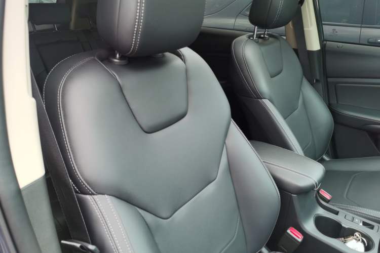 Used BYD Song 2021 Classic Edition 1.5T Automatic Elite Model Right Front Seat