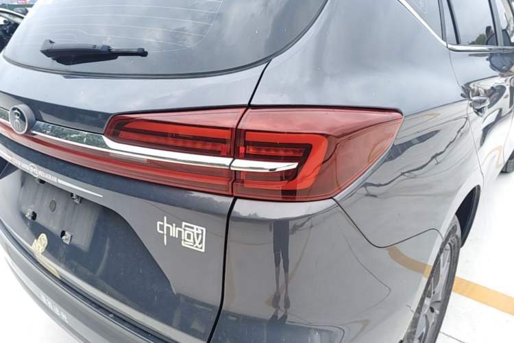 Used BYD Song 2021 Classic Edition 1.5T Manual Luxury Model Right Rear Taillight