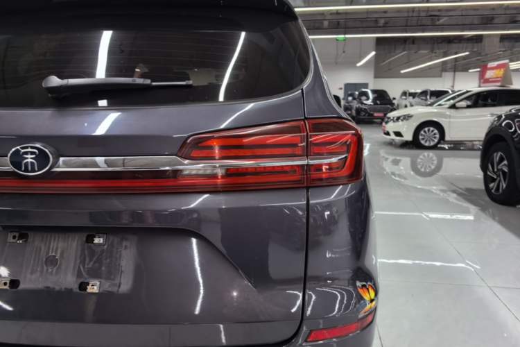 Used BYD Song 2021 Classic Edition 1.5T Automatic Elite Model Right Rear Taillight