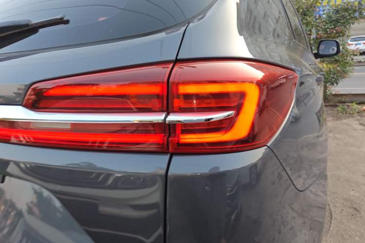Used BYD Song 2021 Classic Edition 1.5T Automatic Elite Model Right Rear Taillight