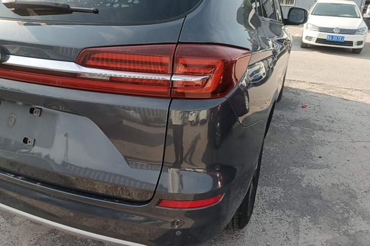 Used BYD Song 2021 Classic Edition 1.5T Manual Luxury Model Right Rear Taillight