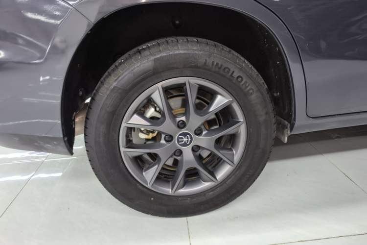 Used BYD Song 2021 Classic Edition 1.5T Automatic Elite Model Right Rear Wheel Hub