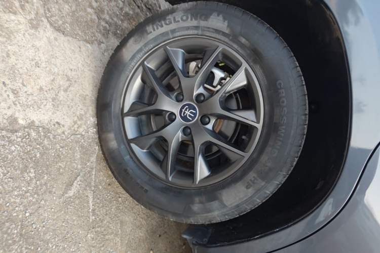 Used BYD Song 2021 Classic Edition 1.5T Automatic Elite Model Right Rear Wheel Hub