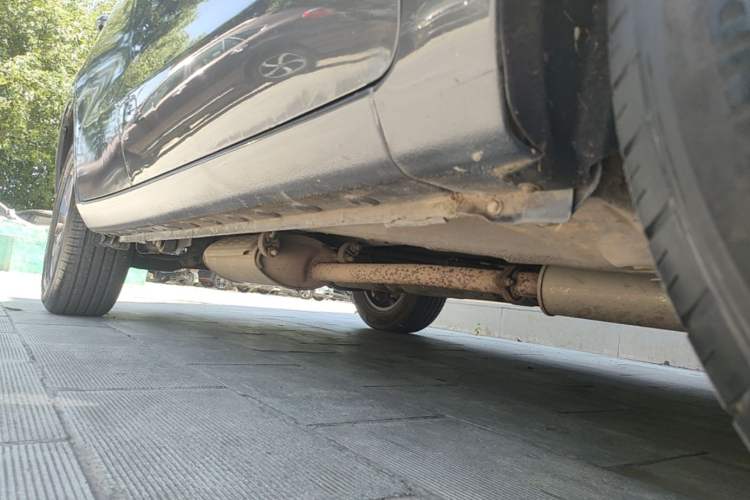 Used BYD Song 2021 Classic Edition 1.5T Automatic Elite Model Right Side Sill