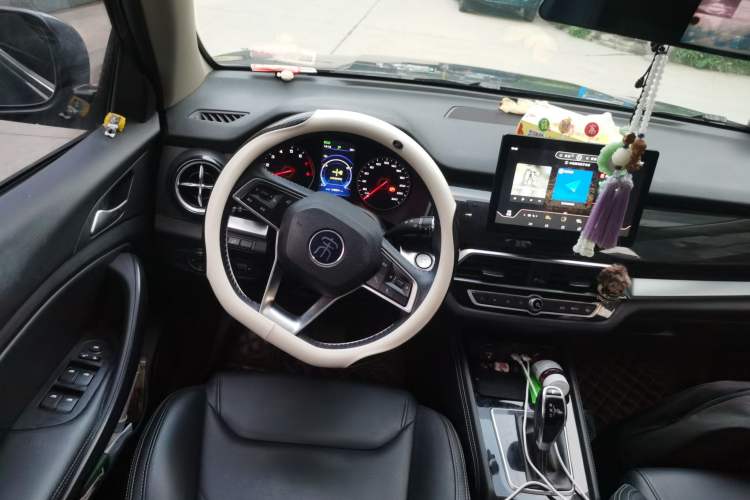 Used BYD Song 2021 Classic Edition 1.5T Automatic Elite Model Steering Wheel