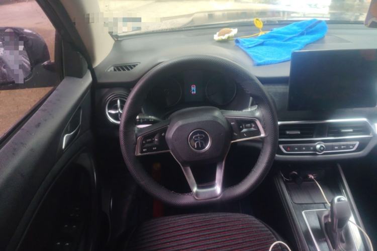 Used BYD Song 2021 Classic Edition 1.5T Automatic Elite Model Steering Wheel
