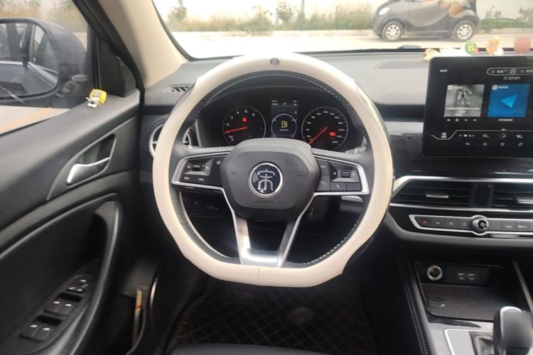 Used BYD Song 2021 Classic Edition 1.5T Automatic Elite Model Steering Wheel
