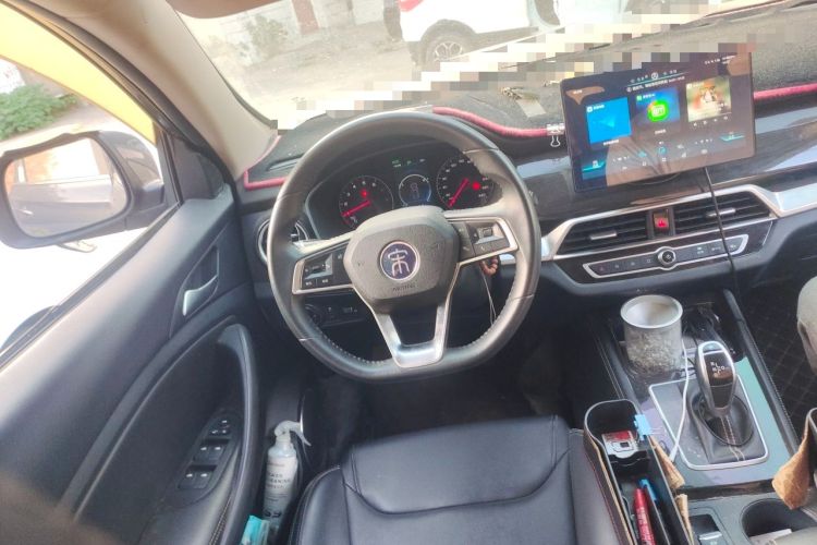 Used BYD Song 2021 Classic Edition 1.5T Automatic Elite Model Steering Wheel