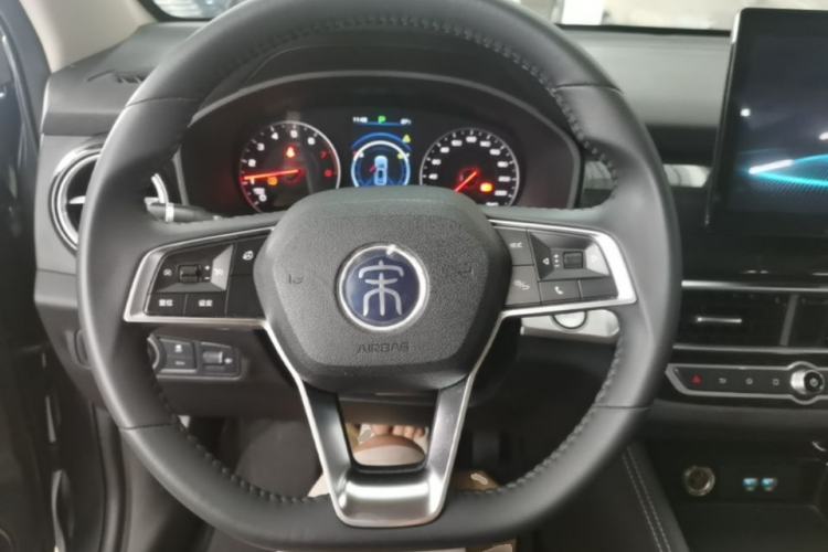 Used BYD Song 2021 Classic Edition 1.5T Automatic Elite Model Steering Wheel