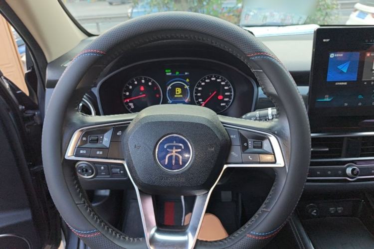 Used BYD Song 2021 Classic Edition 1.5T Automatic Elite Model Steering Wheel