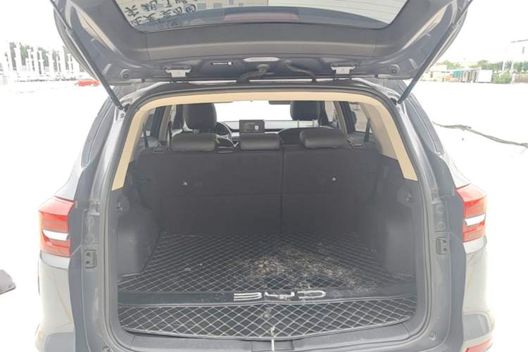Used BYD Song 2021 Classic Edition 1.5T Manual Luxury Model Trunk