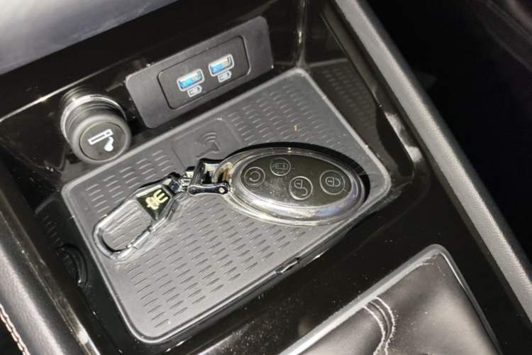 Used BYD Song 2021 Classic Edition 1.5T Automatic Elite Model Vehicle Key