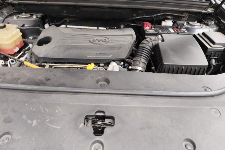 Used BYD Song 2021 Classic Edition 1.5T Automatic Elite Model Engine Bay
