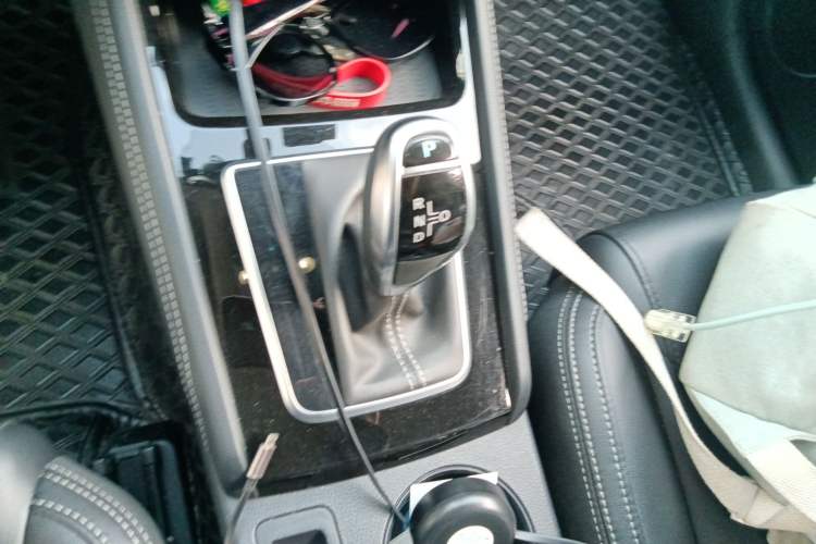 Used BYD Song 2021 Classic Edition 1.5T Automatic Elite Model Gear Lever