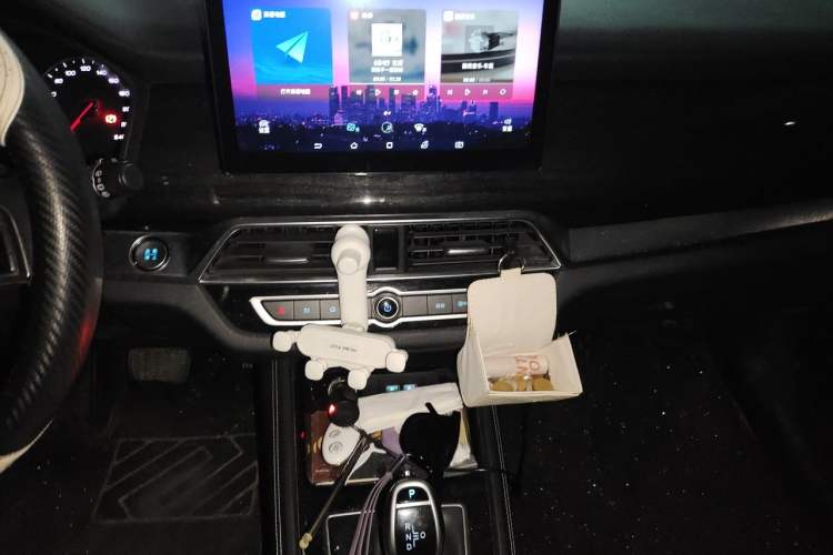 Used BYD Song 2021 Classic Edition 1.5T Automatic Luxury Model Audio And AC Panel