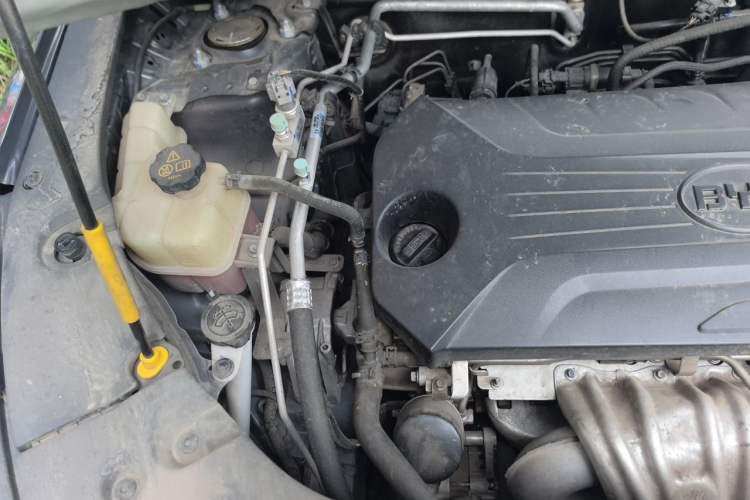 Used BYD Song 2021 Classic Edition 1.5T Automatic Elite Model Engine Bay Right