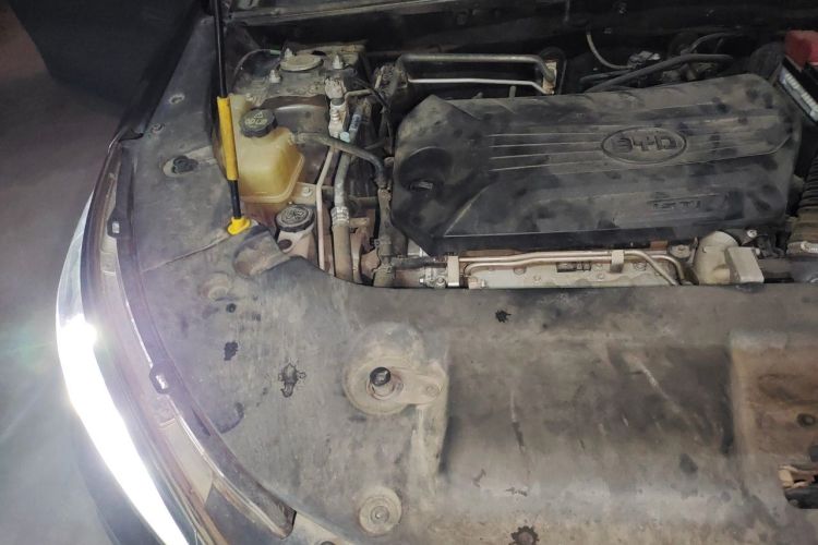 Used BYD Song 2021 Classic Edition 1.5T Automatic Luxury Model Engine Bay Right
