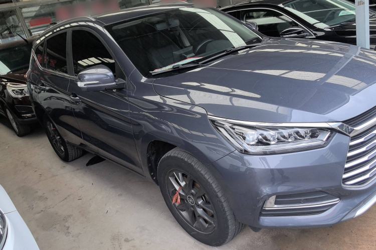 Used BYD Song 2021 Classic Edition 1.5T Manual Luxury Model Exterior 2