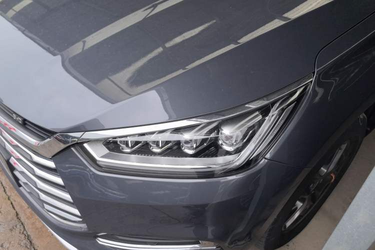 Used BYD Song 2021 Classic Edition 1.5T Manual Luxury Model Left Front Headlight