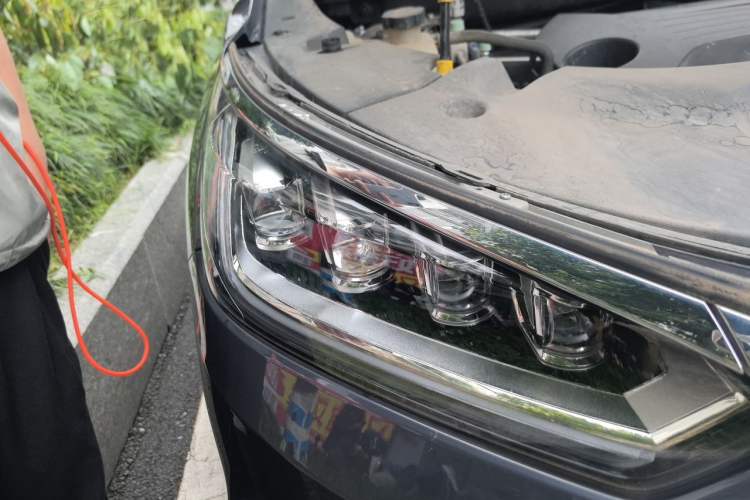 Used BYD Song 2021 Classic Edition 1.5T Automatic Elite Model Right Front Headlight