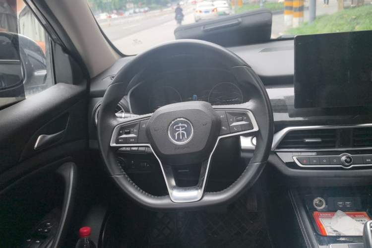 Used BYD Song 2021 Classic Edition 1.5T Automatic Elite Model Steering Wheel