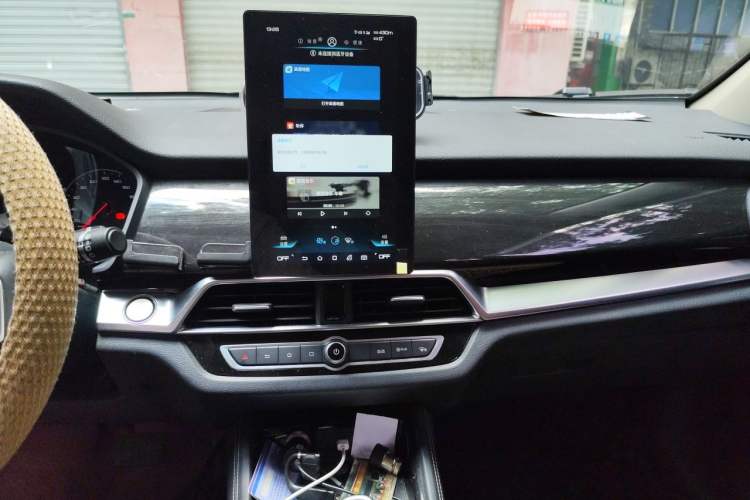 Used BYD Song 2021 Classic Edition 1.5T Automatic Elite Model Audio And AC Panel