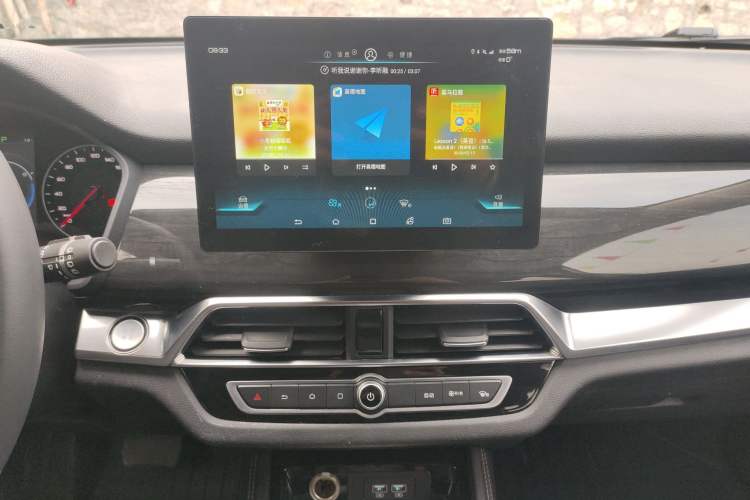 Used BYD Song 2021 Classic Edition 1.5T Automatic Luxury Model Audio And AC Panel