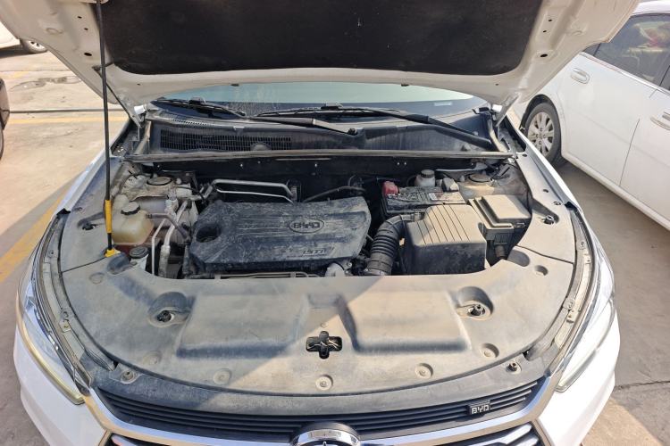 Used BYD Song 2021 Classic Edition 1.5T Manual Luxury Model Engine Bay