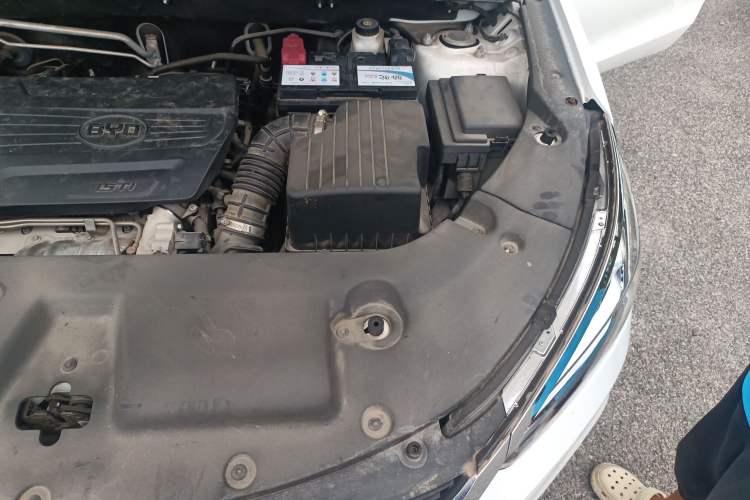 Used BYD Song 2021 Classic Edition 1.5T Manual Luxury Model Engine Bay Left